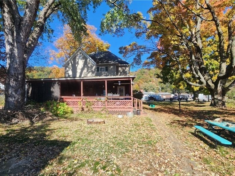 599 E Canal Street, Newcomerstown, OH 43832 Photo 6