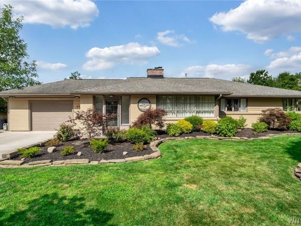 470 Park Club Lane , Buffalo, NY 14221