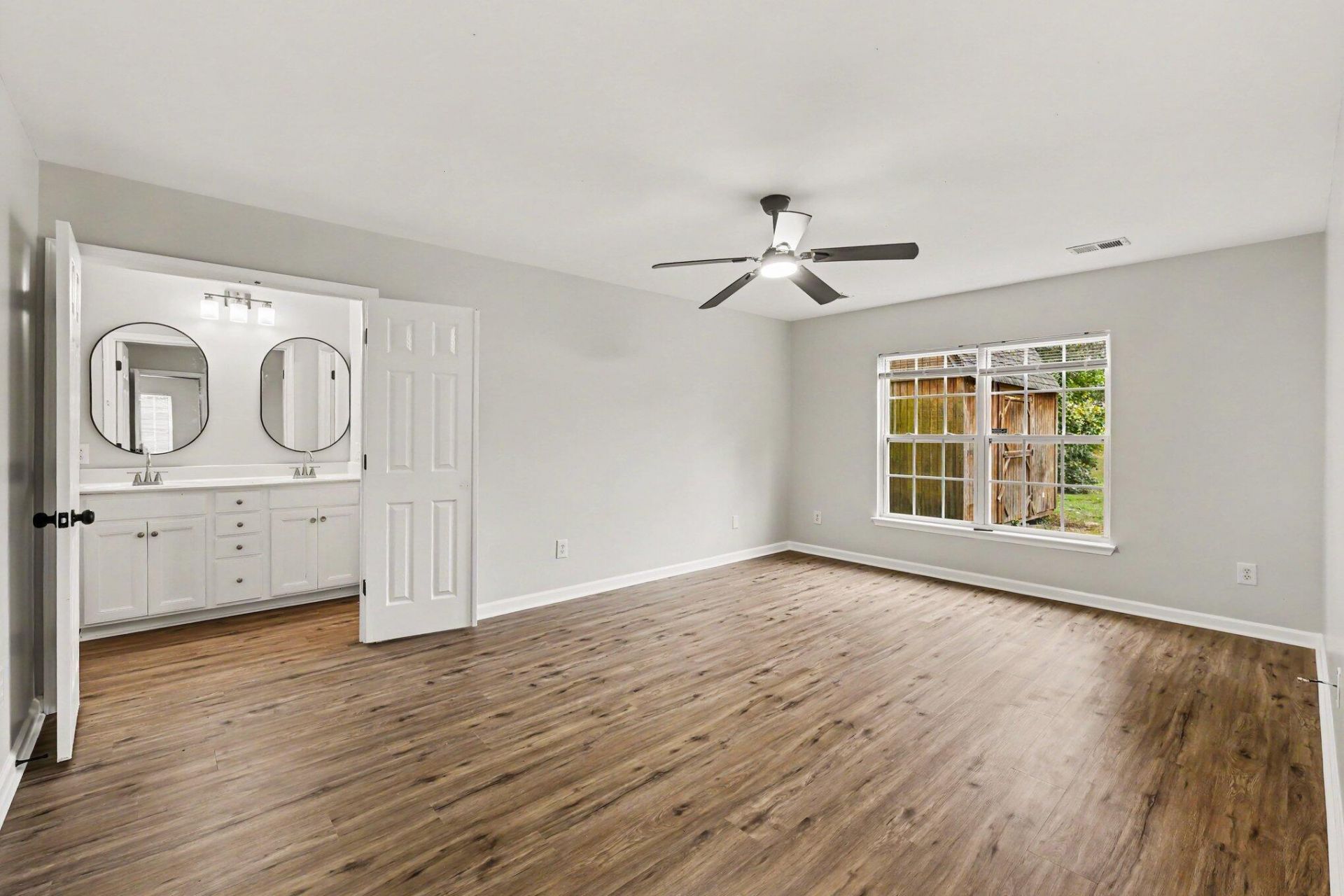 1005 Briar Rose Lane Photo 11