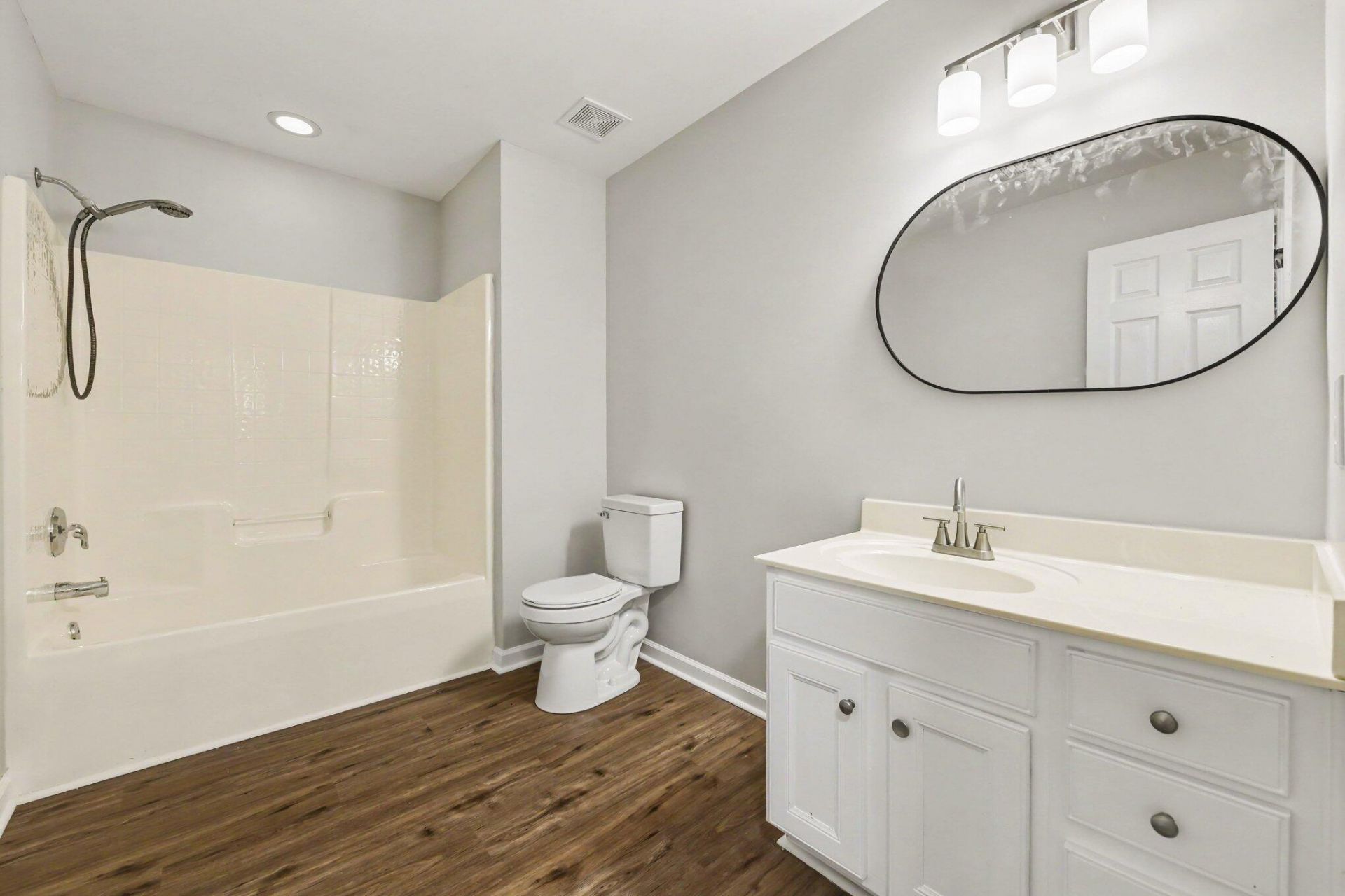 1005 Briar Rose Lane Photo 17