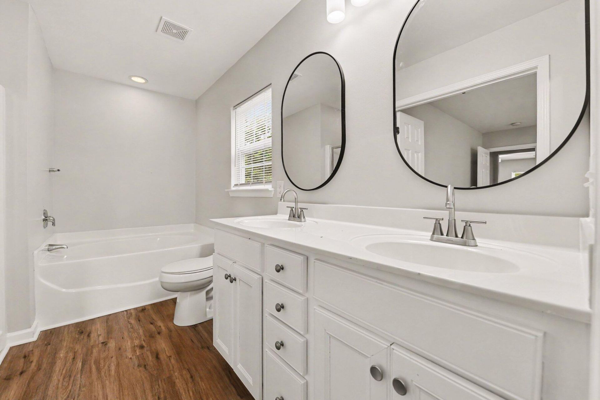 1005 Briar Rose Lane Photo 18