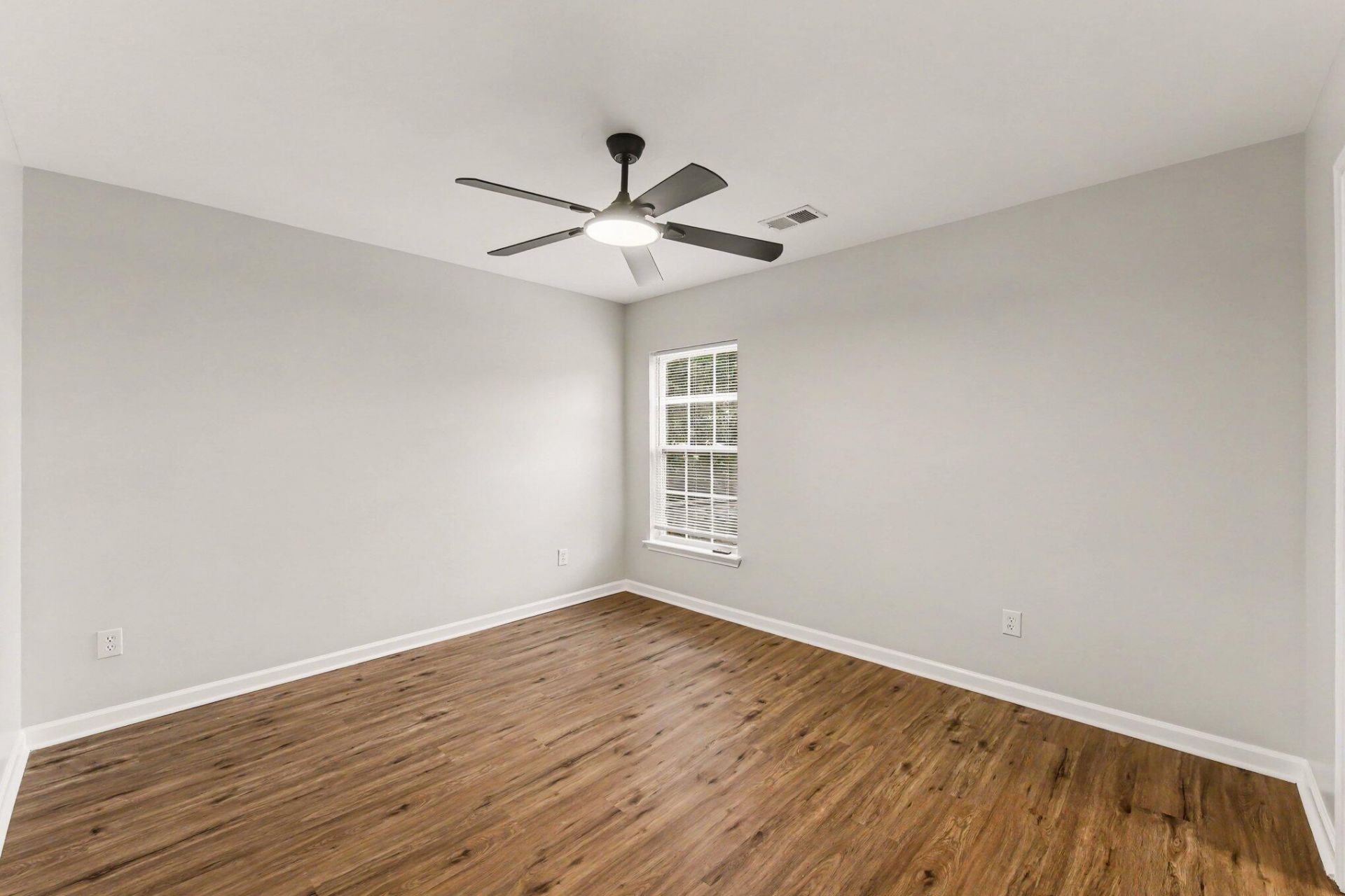 1005 Briar Rose Lane Photo 22