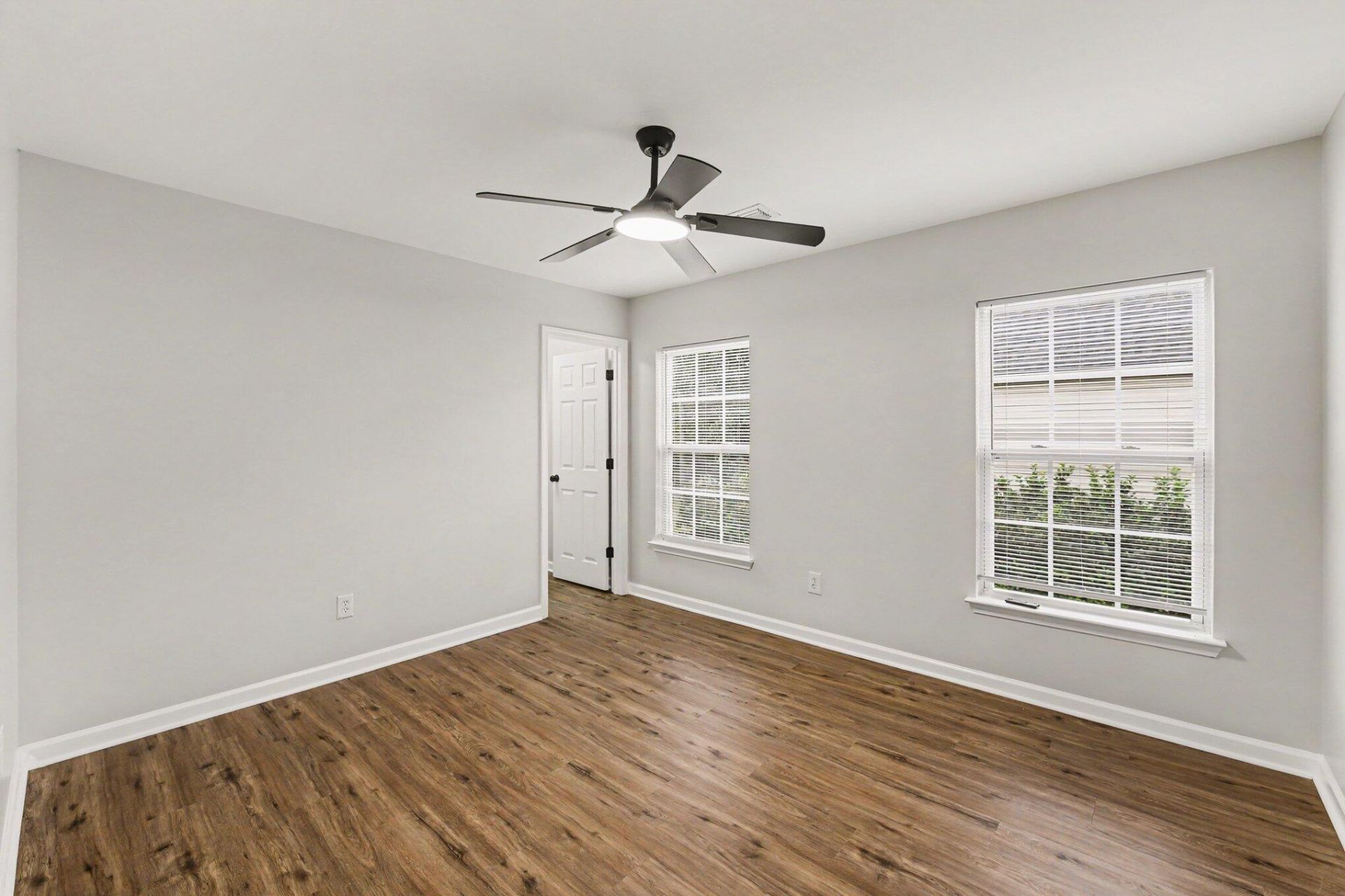 1005 Briar Rose Lane Photo 25
