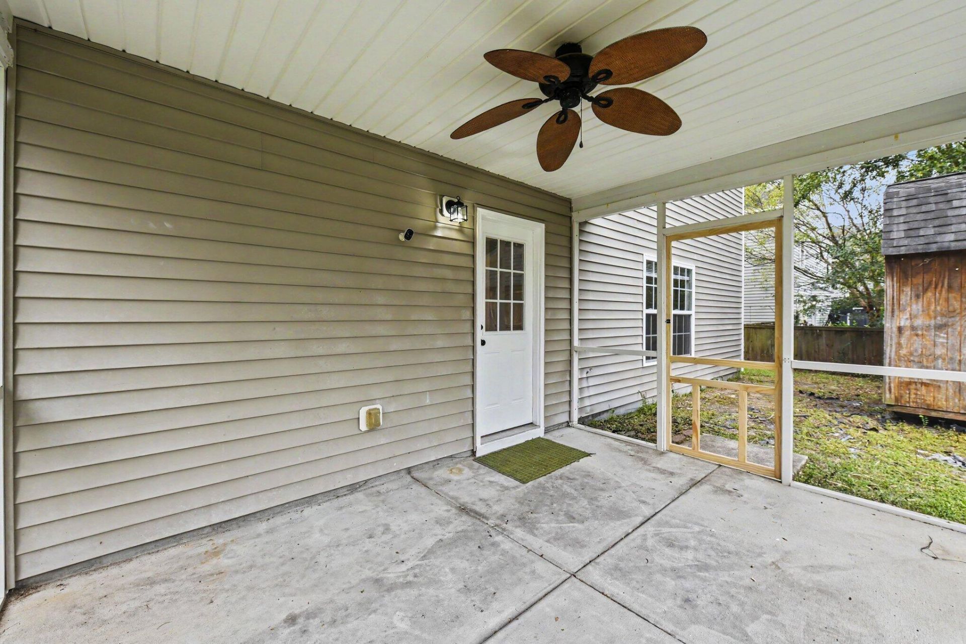 1005 Briar Rose Lane Photo 35