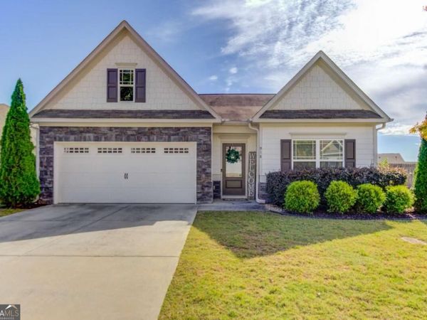 918 Blind Brook Circle, Hoschton, GA 30548