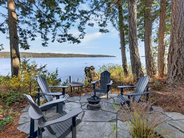 7844 Ships Point Rd , Fanny Bay, BC V0R 1W0