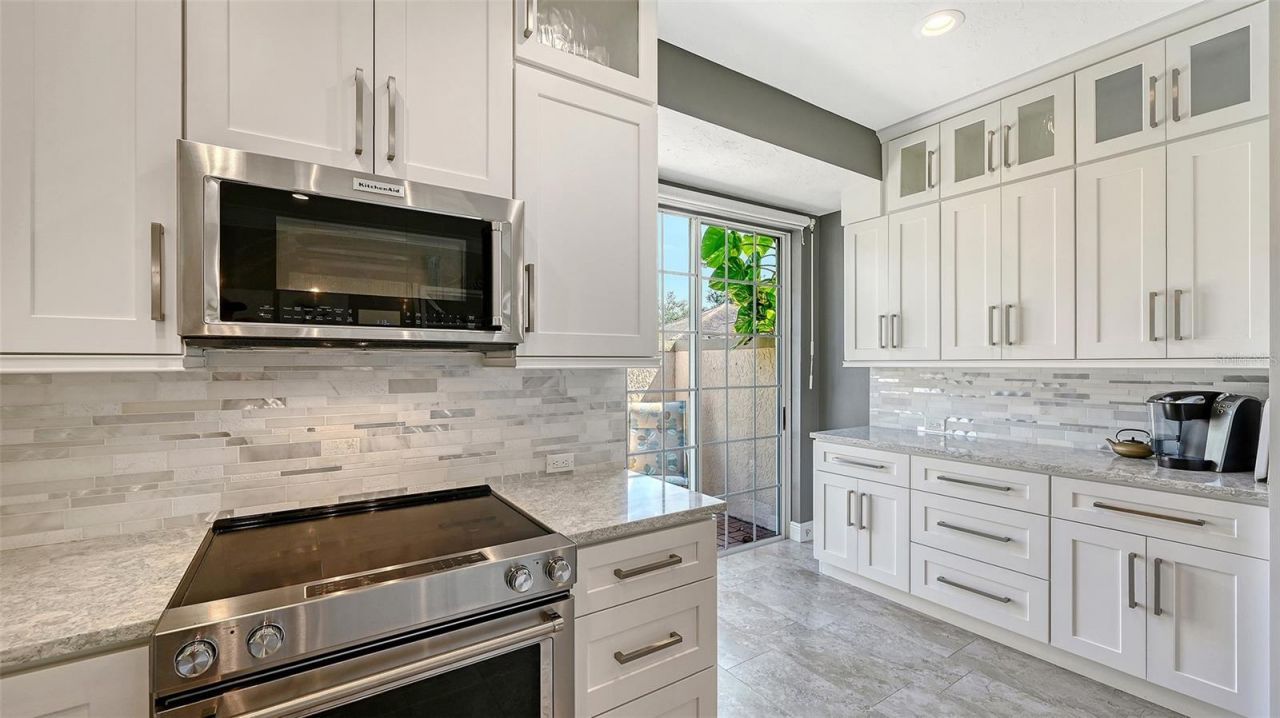 3407 Hadfield Greene, Unit 13, Sarasota, FL 34235 Photo