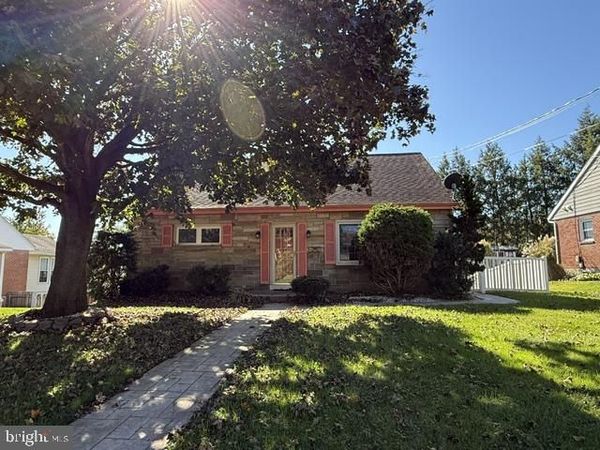 20 SPRINGCREST DRIVE , AKRON, PA 17501