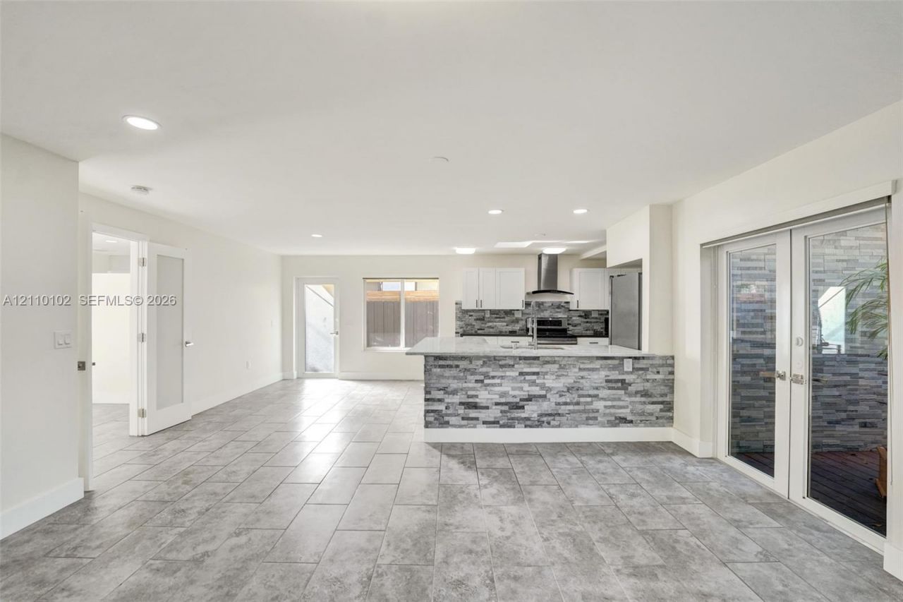 1224 NE 13th Ave , Unit 2, Fort Lauderdale, FL 33304 | MLS ID A12110102 ...