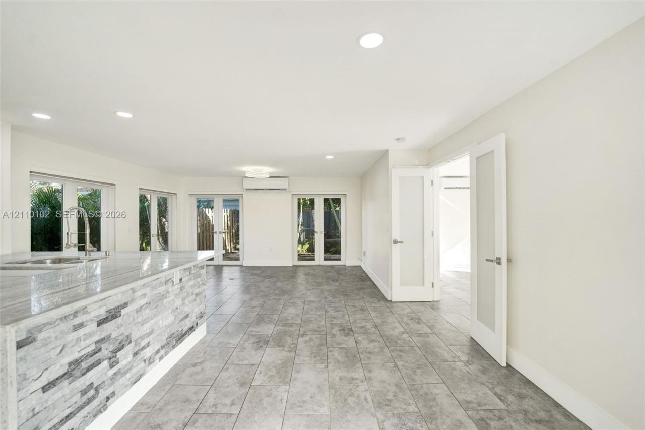 1224 NE 13th Ave , Unit 2, Fort Lauderdale, FL 33304 | MLS ID A12110102 ...