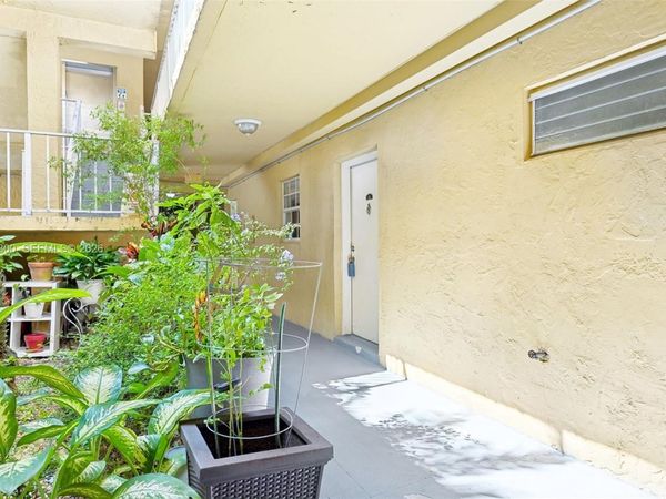 5400 SW 77th Ct , Unit 1J, Miami, FL 33155