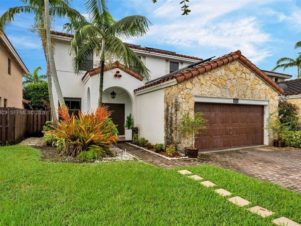 9770 NW 10th St , Miami, FL 33172