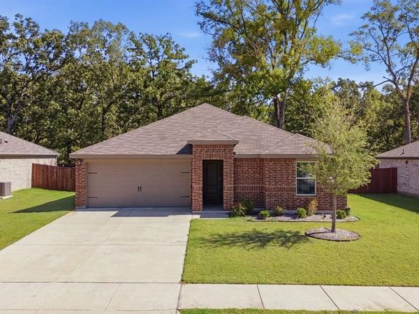 1006 River Oaks Lane , Chandler, TX 75758