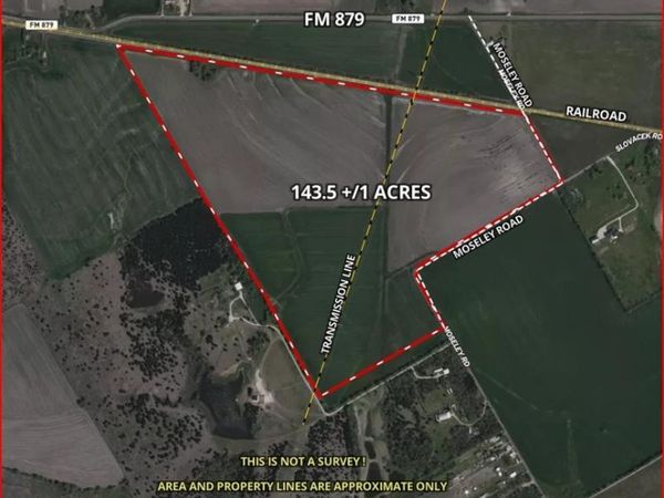 000 Moseley Road, Ennis, TX 75119