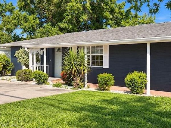 646 Aqui Esta DR, PUNTA GORDA, FL 33950