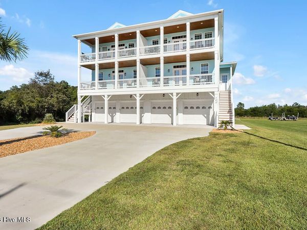 244 Grandview Drive , Sneads Ferry, NC 28460