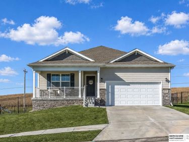 11622 S 191 Avenue, Gretna, NE 68028