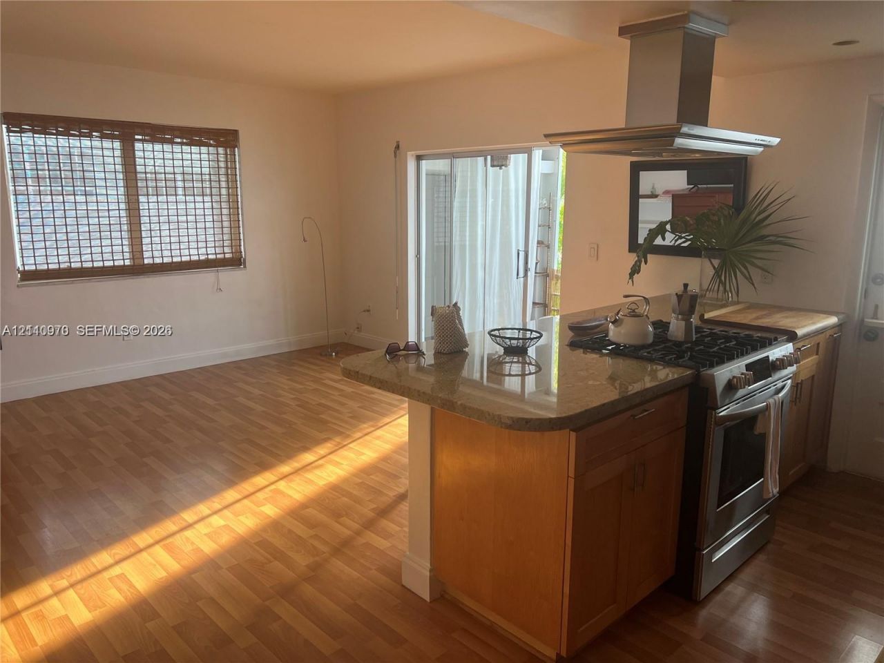 2858 Pine Tree Dr , Unit 8, Miami Beach, FL 33140 Photo
