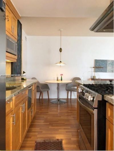 2858 Pine Tree Dr , Unit 8, Miami Beach, FL 33140 Photo