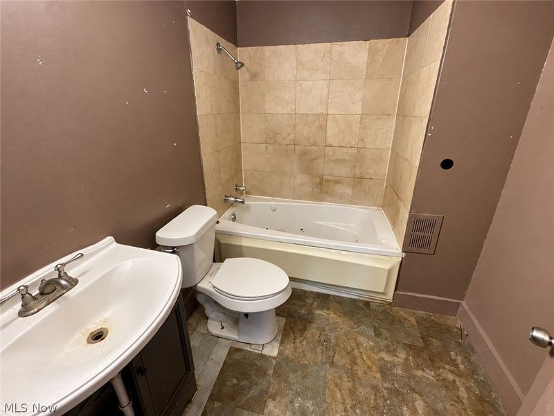 13312 Alvin Avenue, Garfield Heights, OH 44105 Photo 18