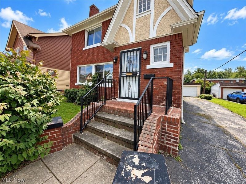 13312 Alvin Avenue, Garfield Heights, OH 44105 Photo 2