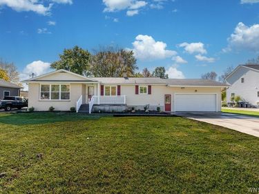 2960 Love Road , Grand Island, NY 14072
