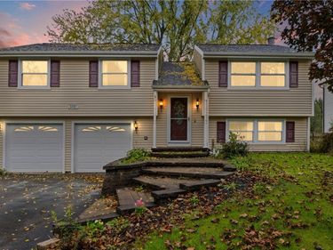 5787 Bonnie Brae Circle, Farmington, NY 14425