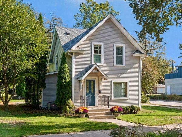 4357 30th Avenue S, Minneapolis, MN 55406