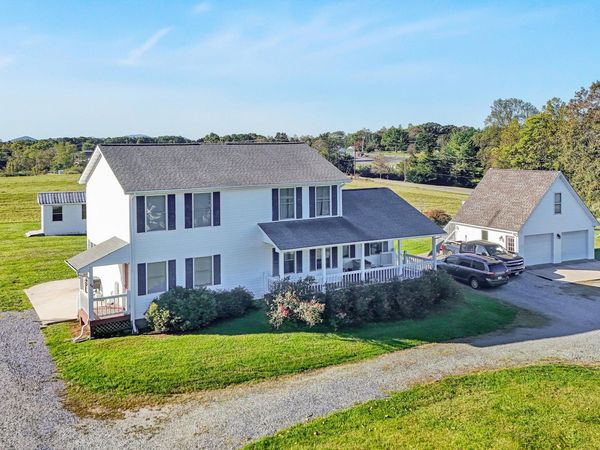 54 Vinyard RD , Glade Hill, VA 24092