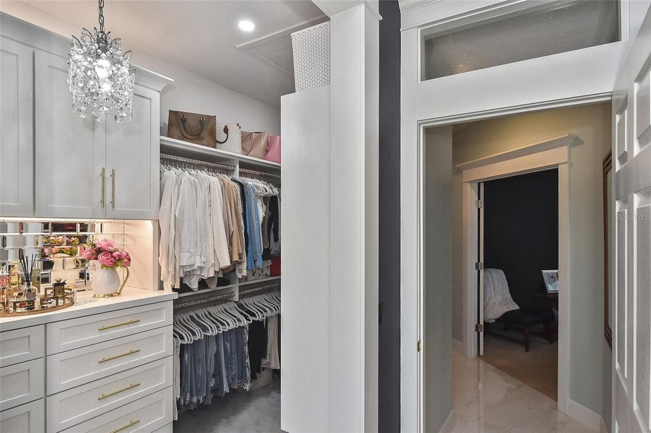 1711 Pinyon Pine Drive, Sarasota, FL 34240 Photo