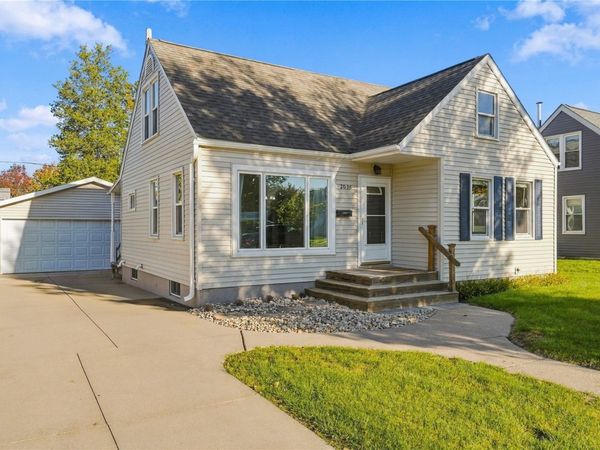2036 Franklin Ave NE , Cedar Rapids, IA 52402