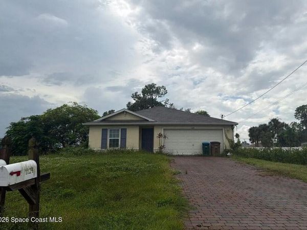 1124 NE 36th Street , Cape Coral, FL 33909