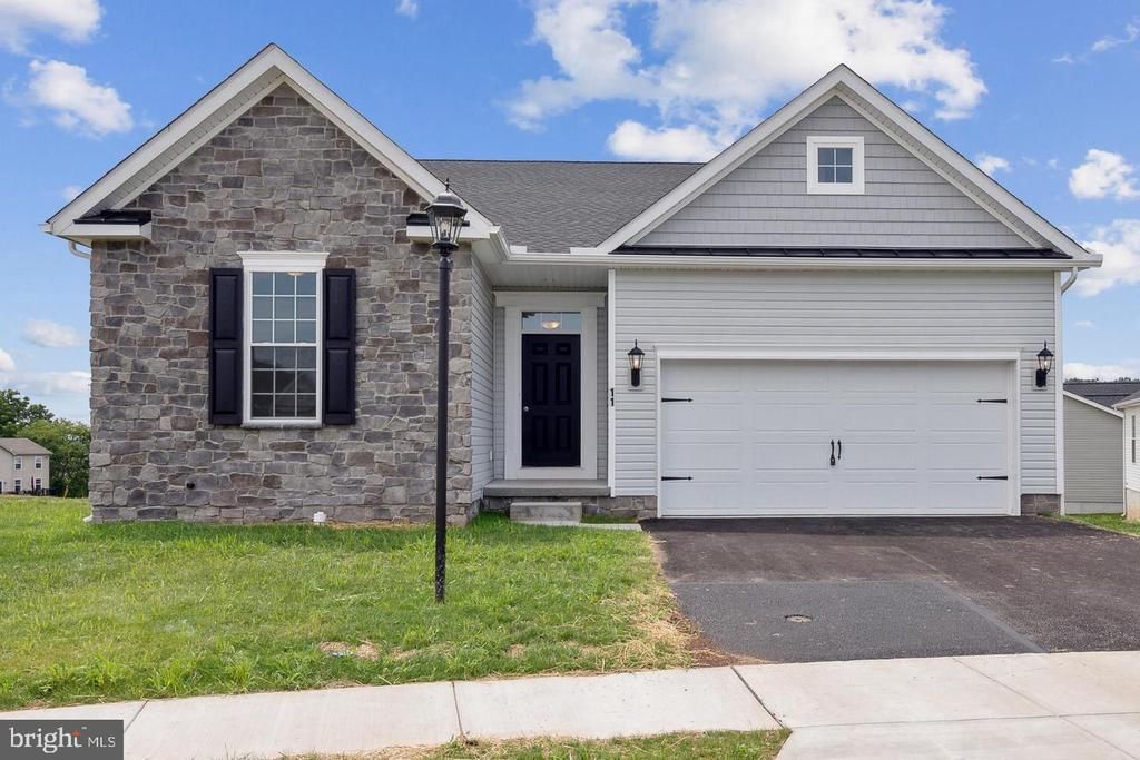 18 KINGFISHER COURT , GETTYSBURG, PA 17325