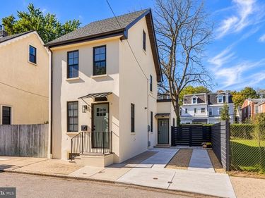 37 E PLEASANT STREET, PHILADELPHIA, PA 19119