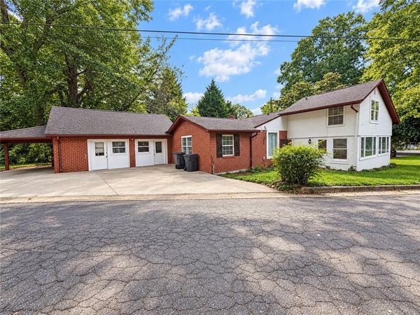 3157 Old Jonesboro Road , Hapeville, GA 30354
