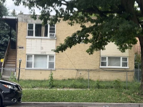 10806 S Calumet Avenue, Chicago, IL 60628