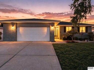 5521 S 82nd Street, Lincoln, NE 68516