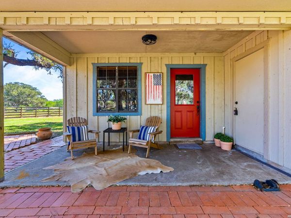 185 CAPPEL RD, Meyersville, TX 77974