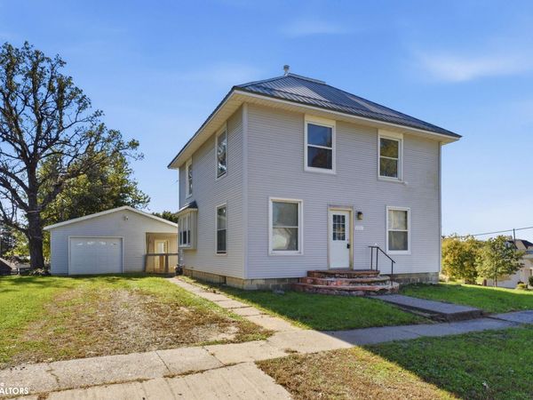 431 Washington Street, Ainsworth, IA 52201