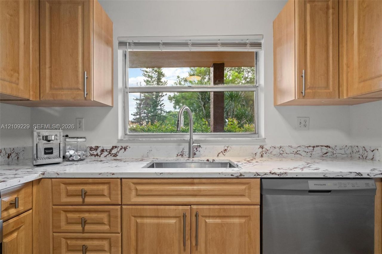 9301 Sunrise Lakes Blvd , Unit 105, Sunrise, FL 33322 Photo
