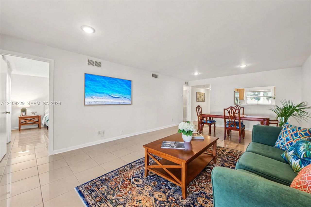 9301 Sunrise Lakes Blvd , Unit 105, Sunrise, FL 33322 Photo