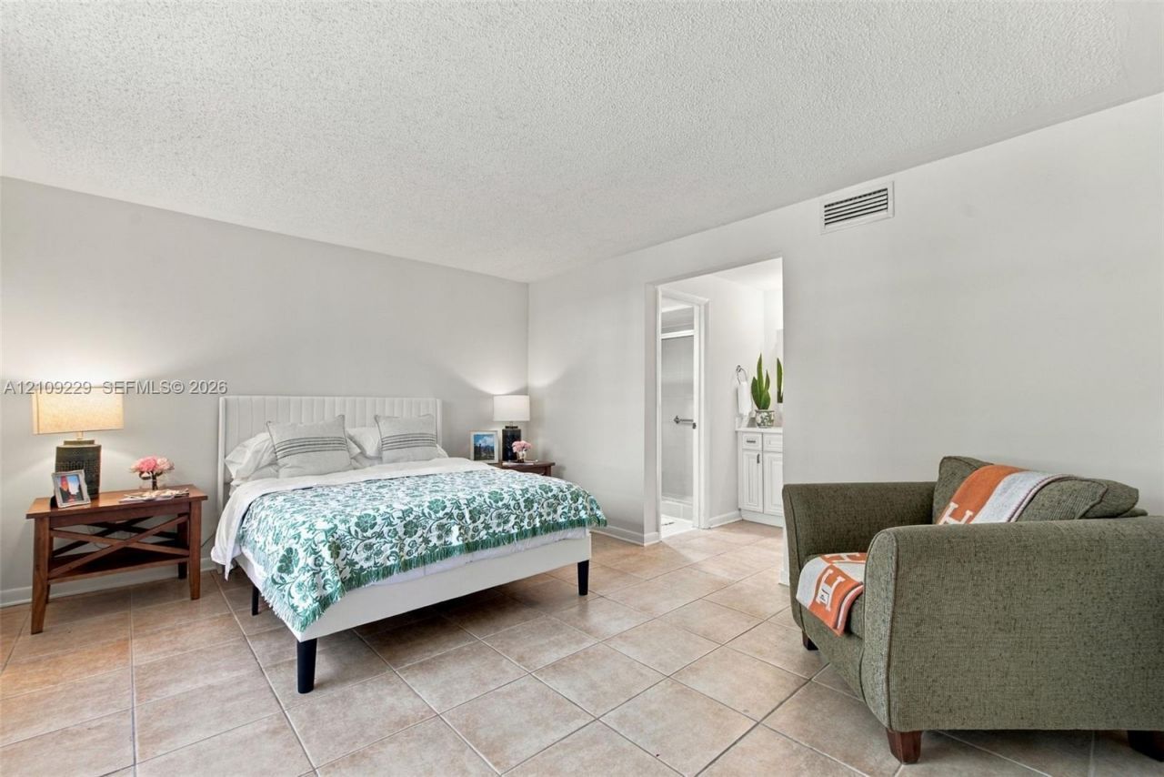 9301 Sunrise Lakes Blvd , Unit 105, Sunrise, FL 33322 Photo