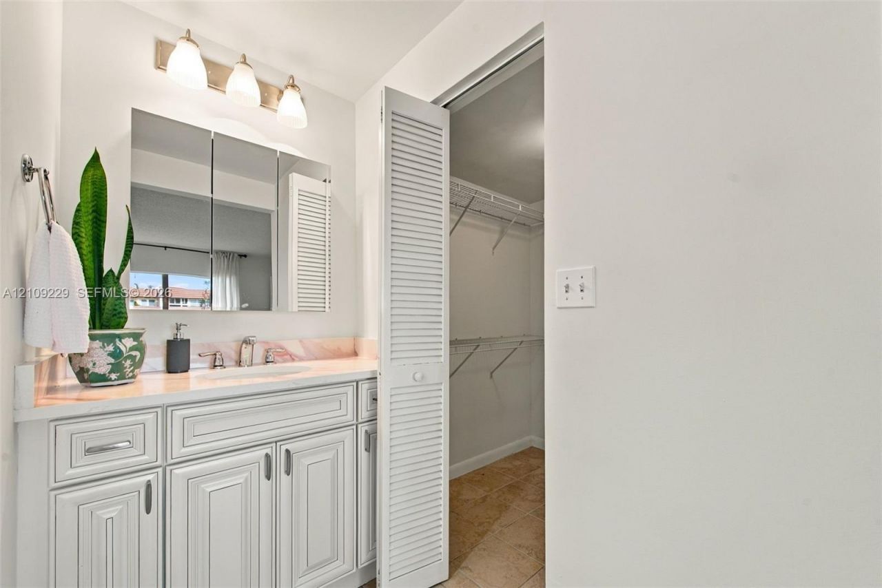 9301 Sunrise Lakes Blvd , Unit 105, Sunrise, FL 33322 Photo