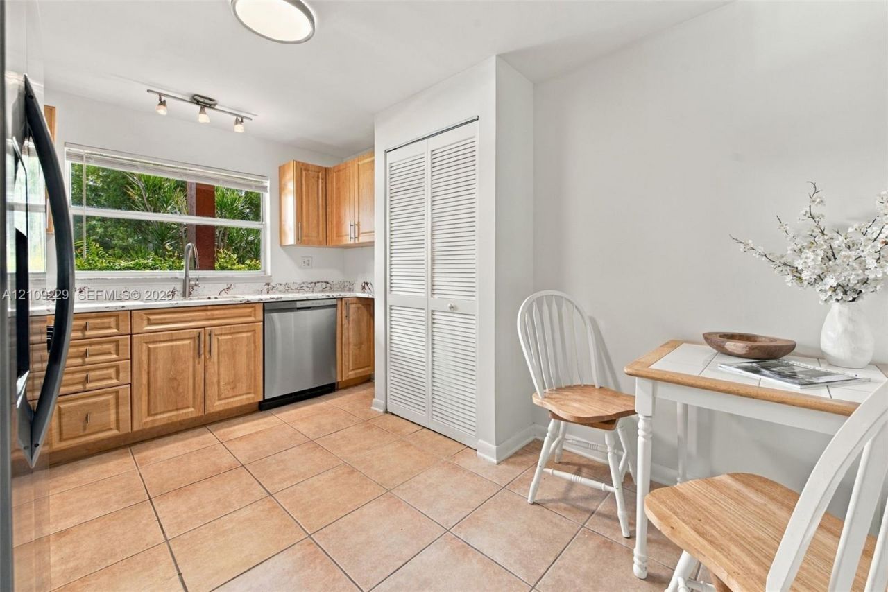 9301 Sunrise Lakes Blvd , Unit 105, Sunrise, FL 33322 Photo