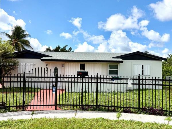 2870 NW 205th St , Miami Gardens, FL 33056