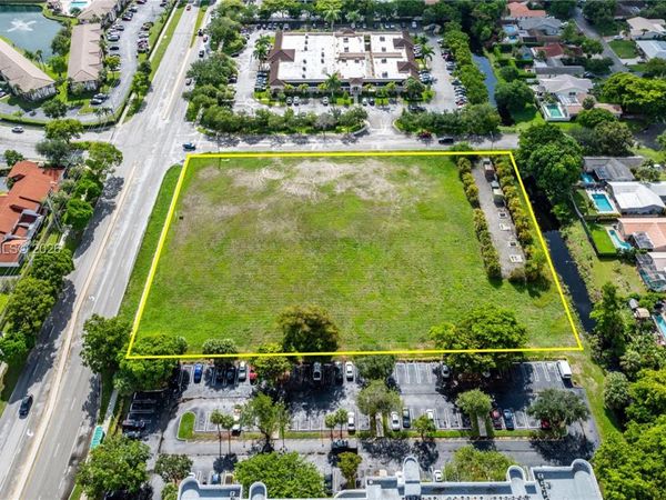 Royal Palm Dr , Coral Springs, FL 33071