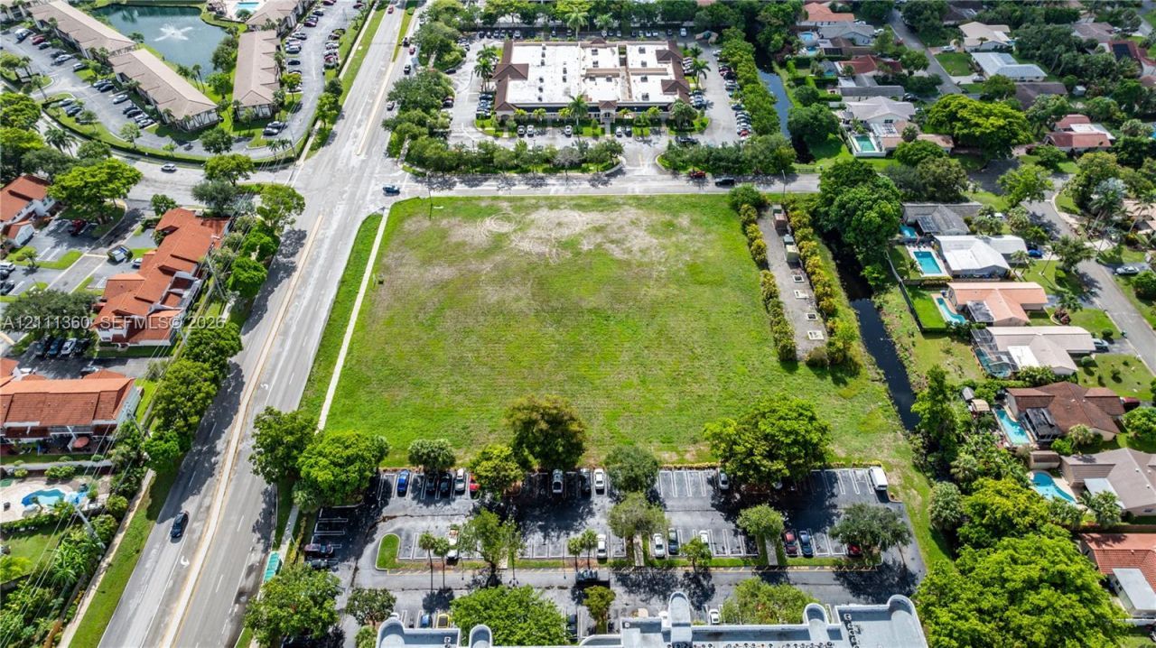 Royal Palm Dr , Coral Springs, FL 33071 Photo