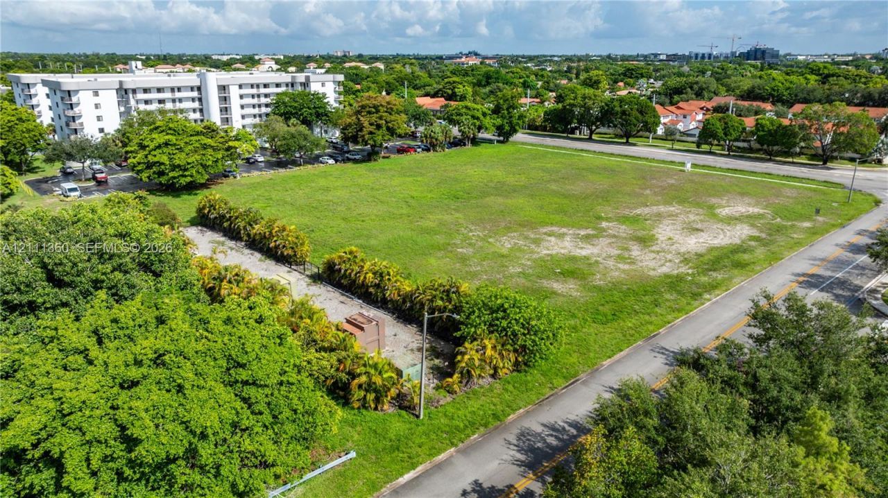 Royal Palm Dr , Coral Springs, FL 33071 Photo