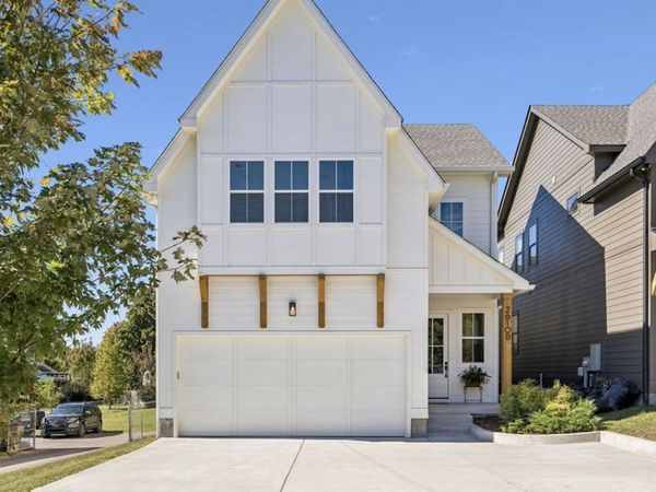 2610B Barclay Dr , Nashville, TN 37206