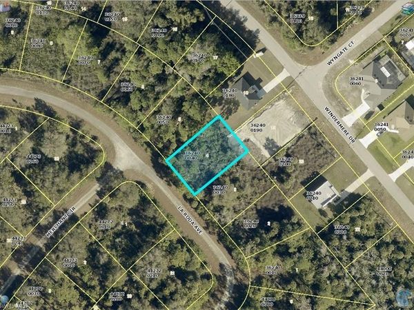 1882 La Roda AVE , LEHIGH ACRES, FL 33972